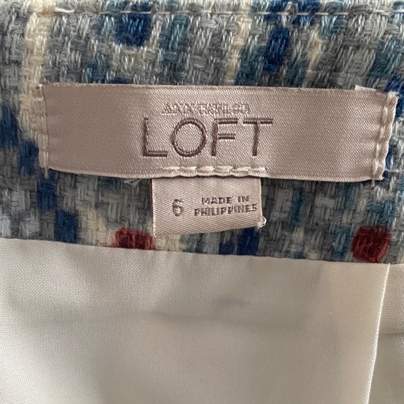 LOFT Blue and Red Patterned Pencil Skirt - Picture 2 of 4